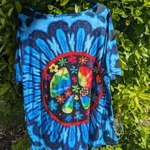 Blue tie dye peace sign shirt XL